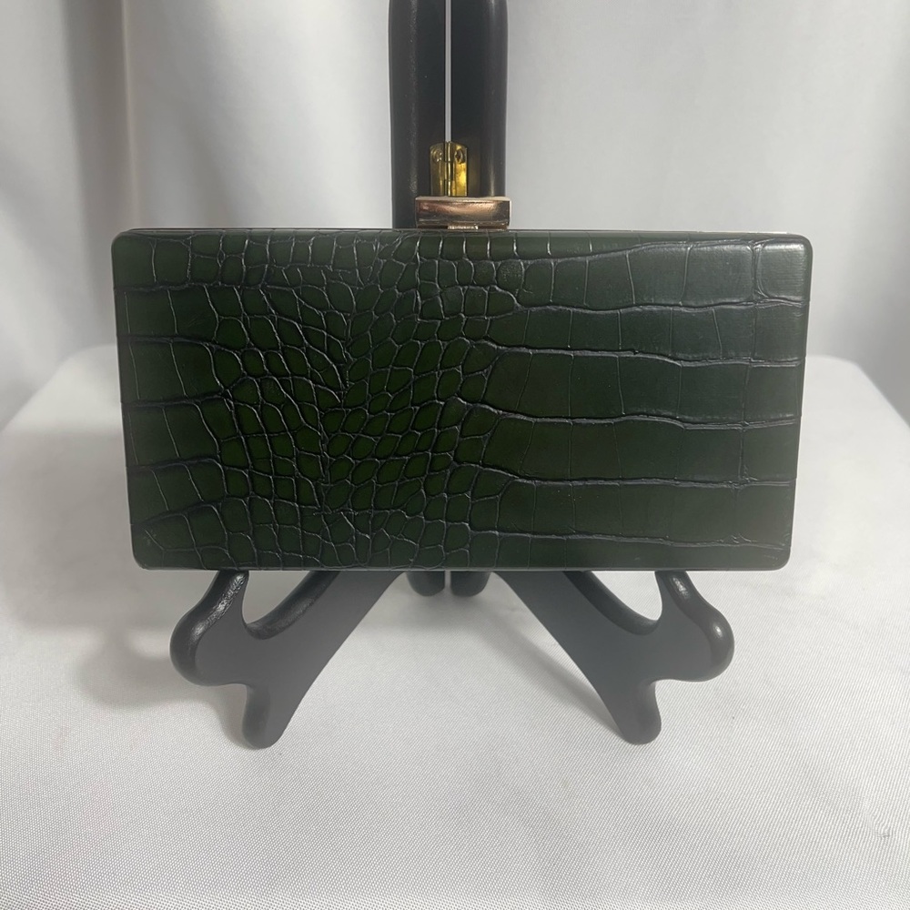 H&M Elegant Dark Green Crocodile Pattern Clutch W/ Gold Chain NWT